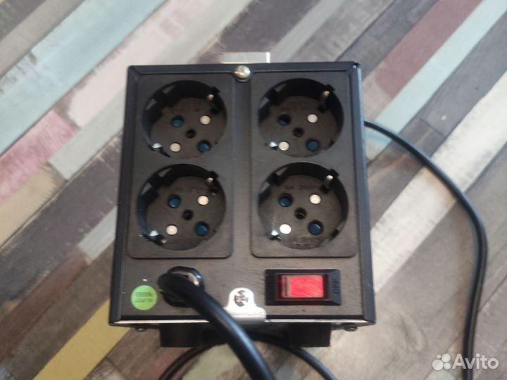 Стабилизатор напряжения