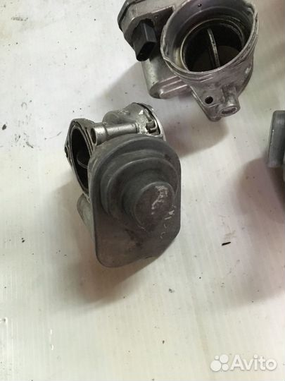 Дроссельная заслонка 038128063G