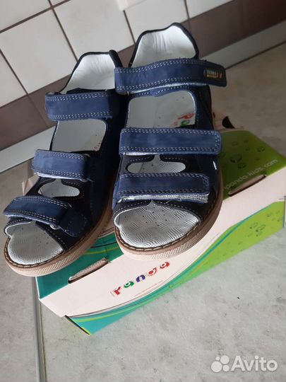 Сандали новые