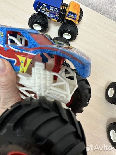 Hot Wheels монстр трак