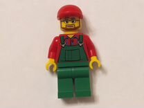Человечек-тракторист из Lego 7684 с морковкой