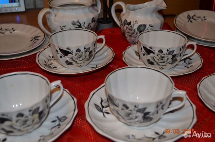 Чайный сервиз фарфоровый