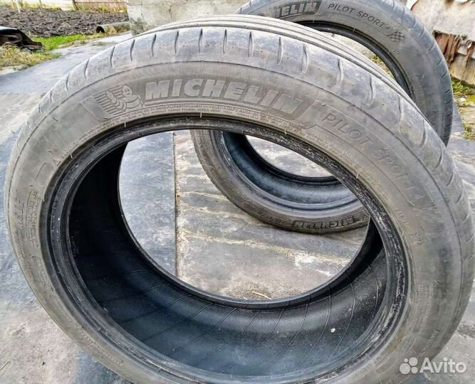 Michelin Pilot Sport 4 235/45 R18 98Y