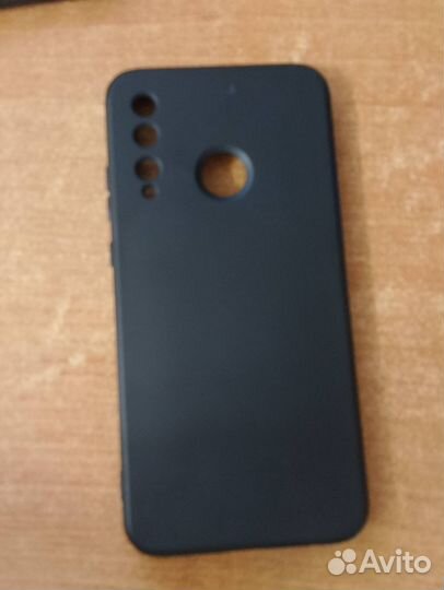 Продам чехлы на honor 10i