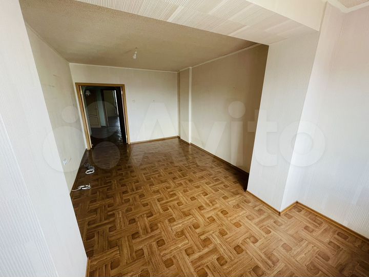 2-к. квартира, 70 м², 6/6 эт.