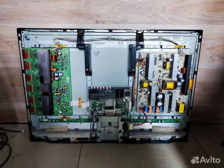 Телевизор LG 32PC51 (Разбор) (По запчастям)