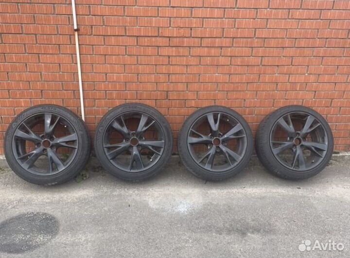 Разноширокие диски Lexus