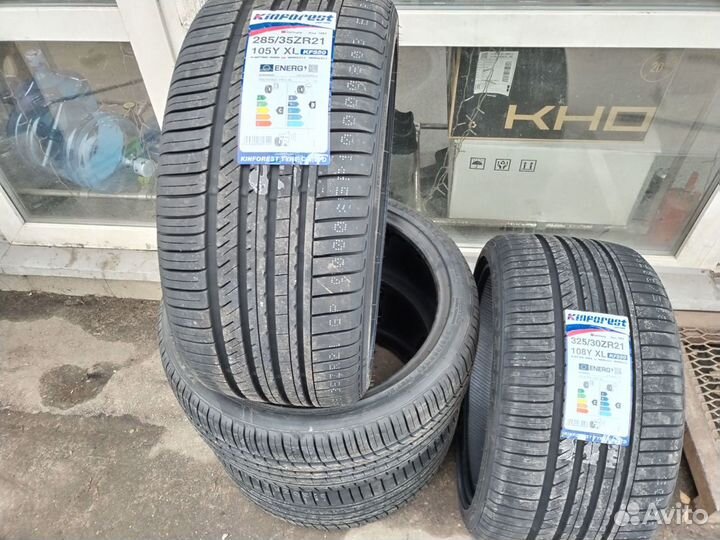 Kinforest KF550-UHP 285/35 R21 и 325/30 R21 105Y