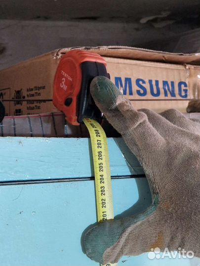 Дверь входная деревянная в отличном состоянии