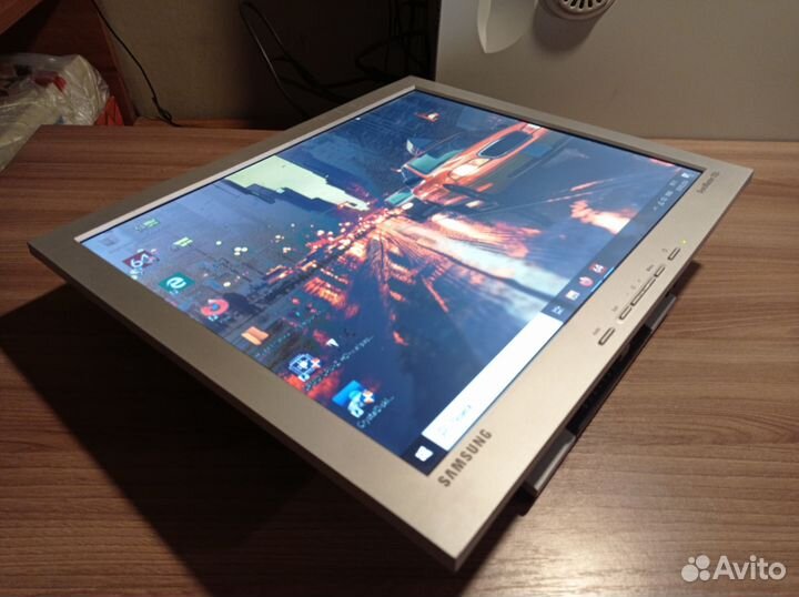 Монитор Samsung 172s