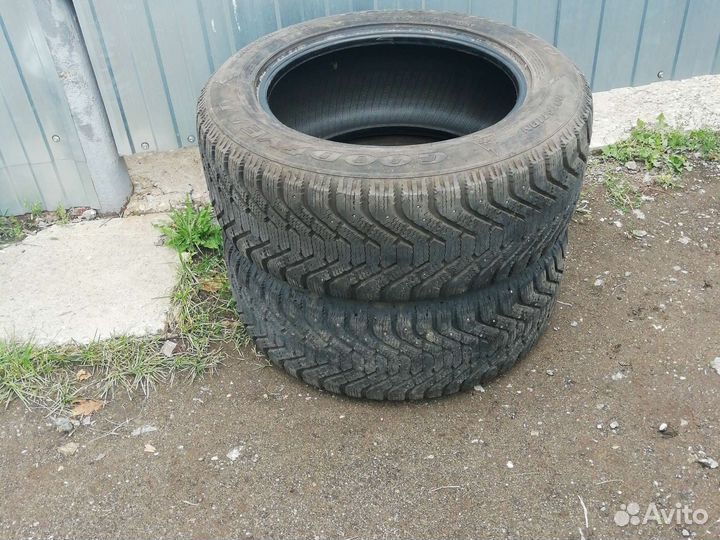 Goodyear UltraGrip 500 255/55 R18