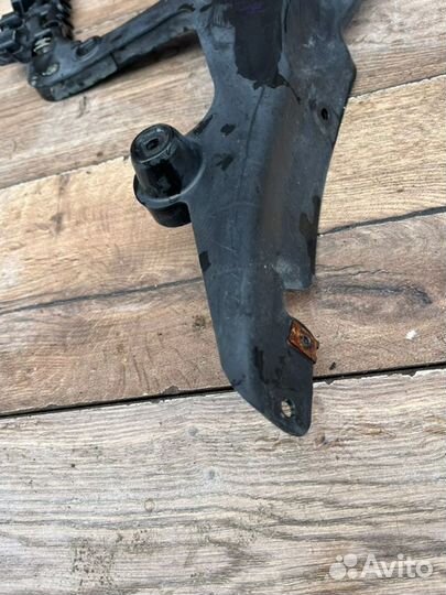 Кронштейн бампера задний левый Audi 3 8P 1.8 2008