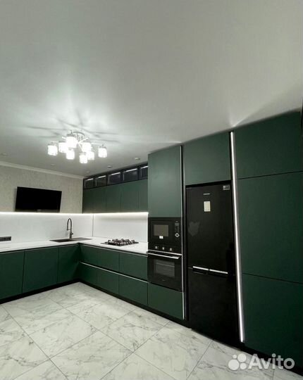 Кухня под потолок любого размера