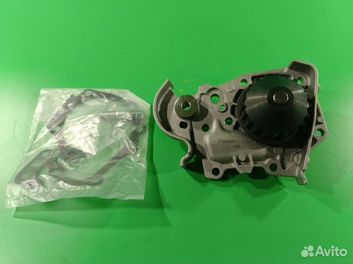 Помпа (насос водяной) для Renault Logan,Megane