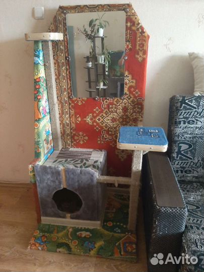 Домик для кошки с когтеточкой бу