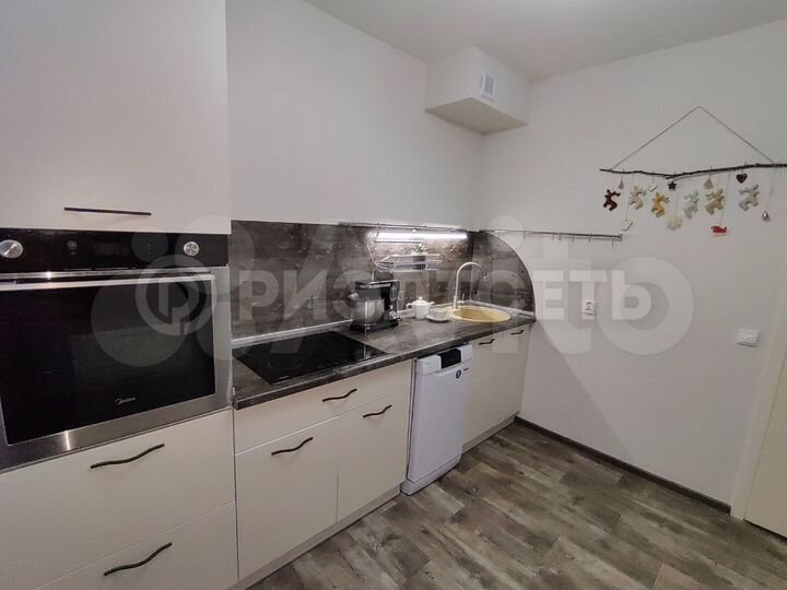 2-к. квартира, 46,5 м², 1/3 эт.