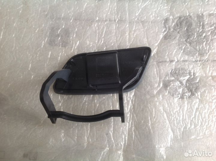 Крышка форсунки омывателя фары Audi Q5 09-15