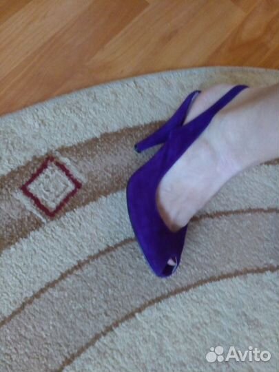 Замшевые босоножки