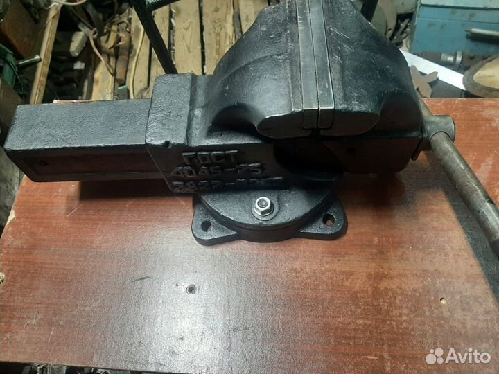 Тиски слесарные СССР