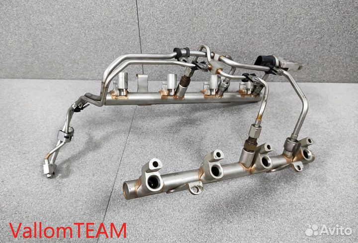 Лот T262 Топливная рейка (рампа) в сборе VW Touare