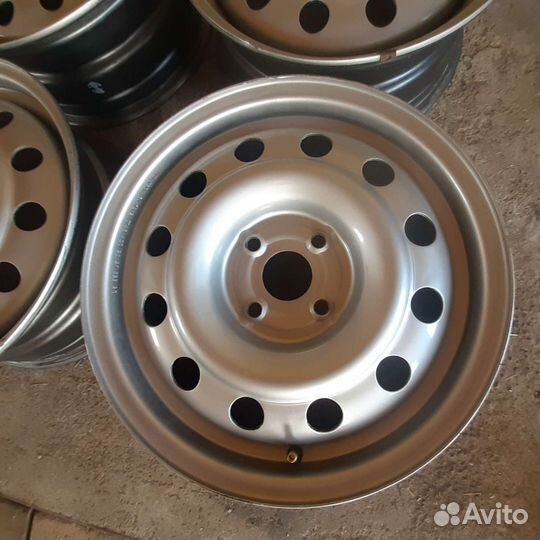 Диски штампованные R15/4*100 Solaris Rio X-line