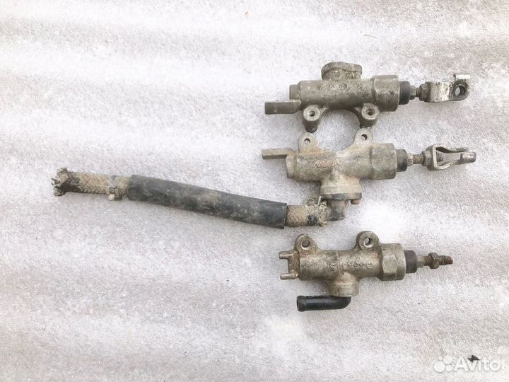 Suzuki RF 400 задний тормозной цилиндр