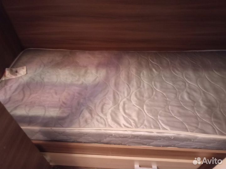 Детская двухярусная кровать без матрасов