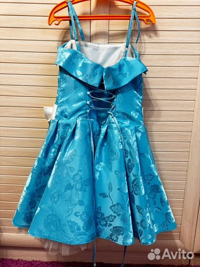 Платье праздничное