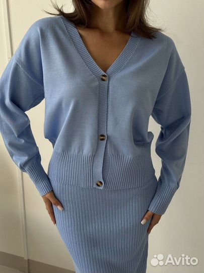 Костюм женский с юбкой