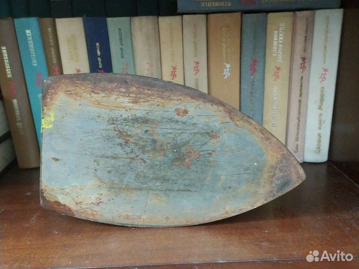 Утюг интерьерный