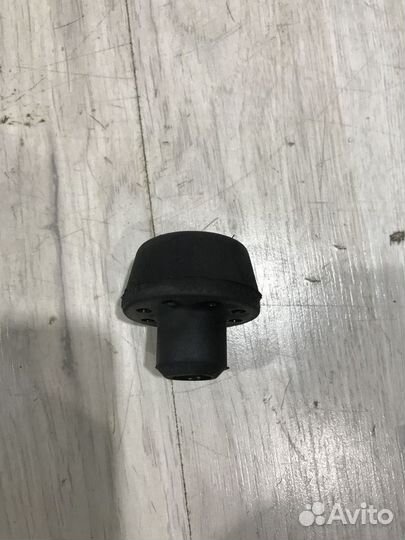 Кронштейн крепление Опора радиатора Renault logan