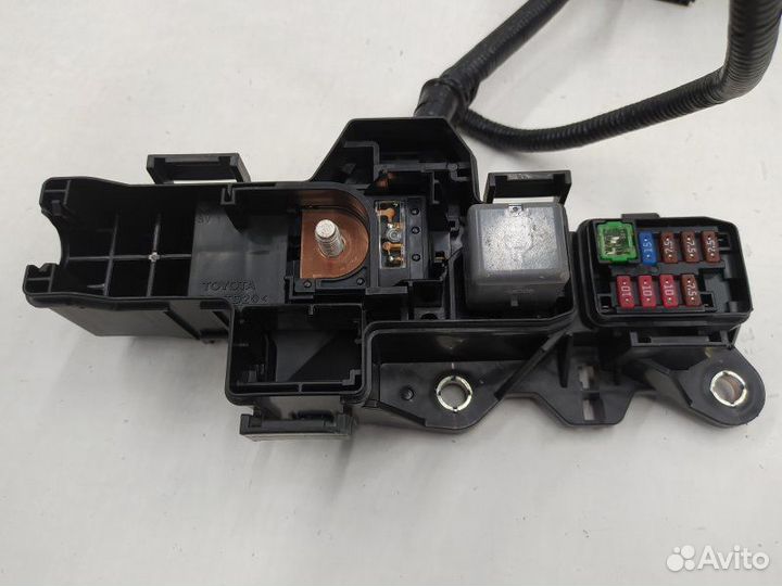 Б/У Блок предохранителей Клема + 8262142020 toyota