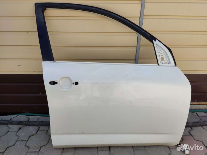 Дверь Toyota RAV4