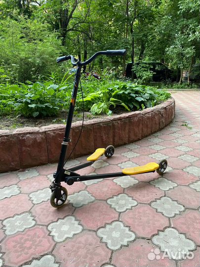 Инерционный самокат Flicker