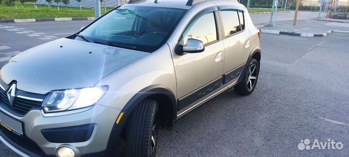 Renault Sandero Stepway 1.6 AT, 2017, 133 000 км