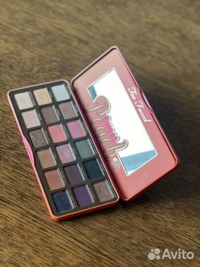 Too faced палетка теней sweet peach
