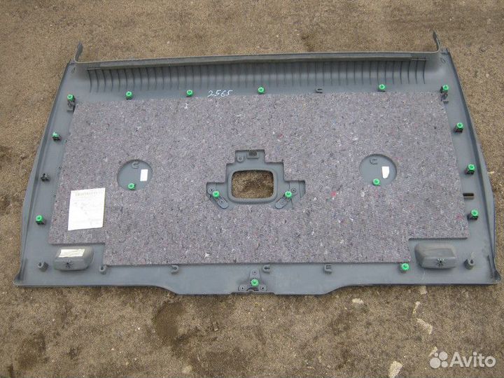 Обшивка двери багажника Mercedes-Benz W639