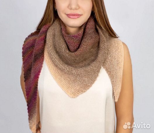 Бежевая шаль из мериносовой шерсти