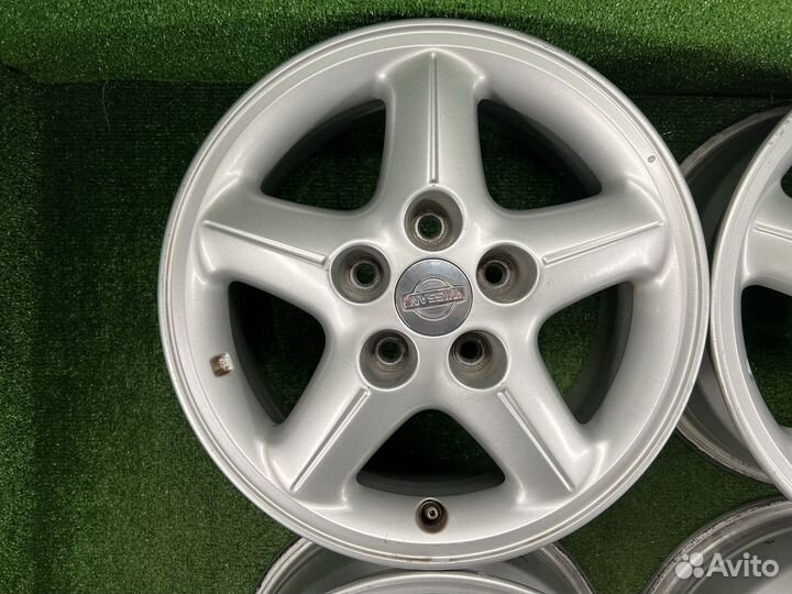 R15 Nissan оригинал 5x114.3 6.5JJ ET+40 цо66,1мм