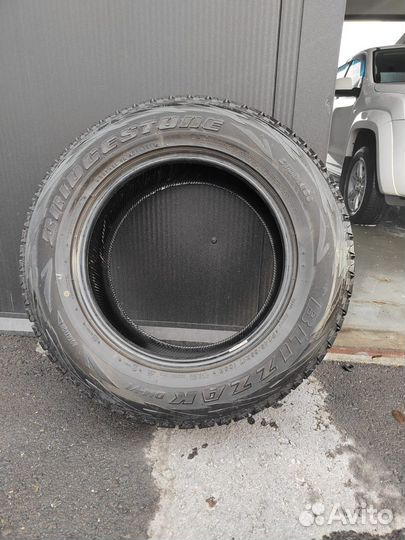 Bridgestone Blizzak DM-V1 245/65 R17