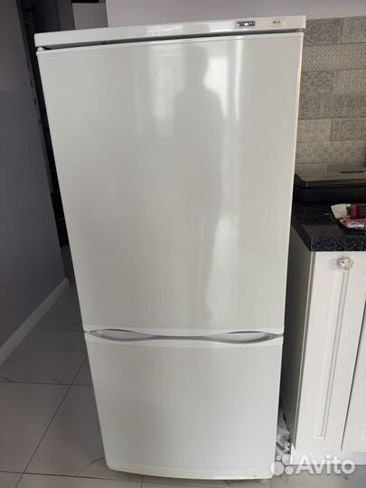 Холодильник атлант в отличном состоянии