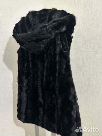 Жилетка норковая натуральная чёрная с капюшоном