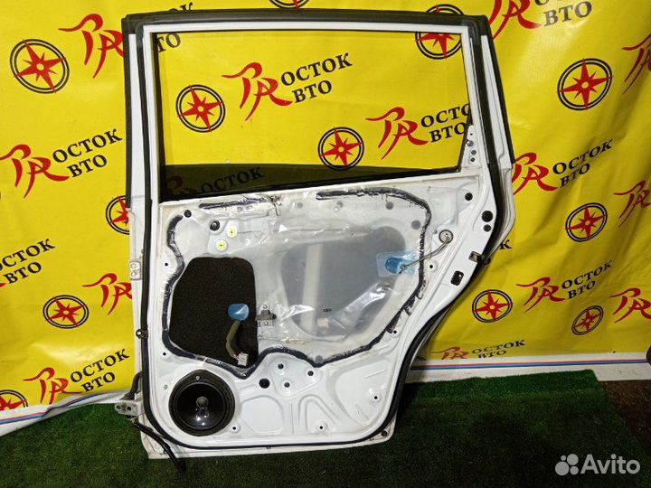 Дверь задняя правая Honda Stream RN8 R20A 2010