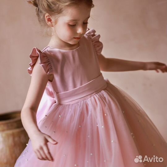 Платье праздничное на девочку 98. Новое