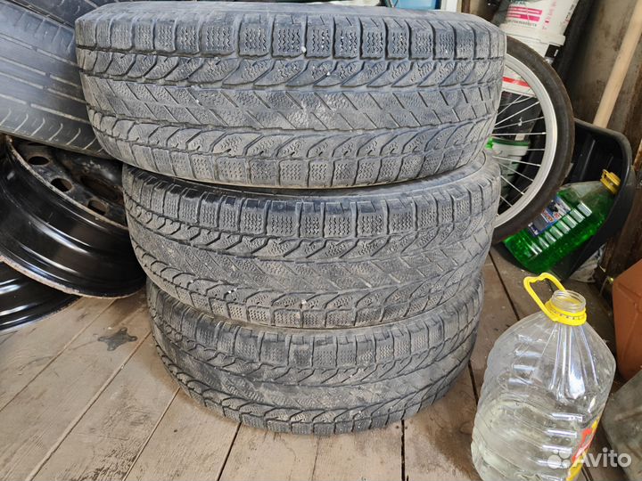 Bfgoodrich Winter Slalom KSI 215/70 R16