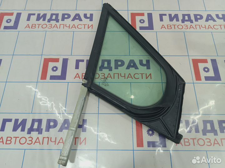 Стекло двери передней левой форточка Peugeot 408 9