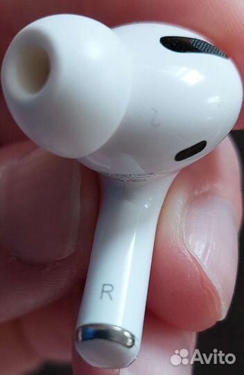Правый наушник Airpods Pro не оригинал