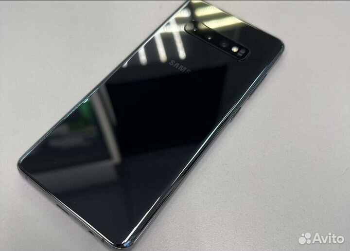 Самсунг S10+