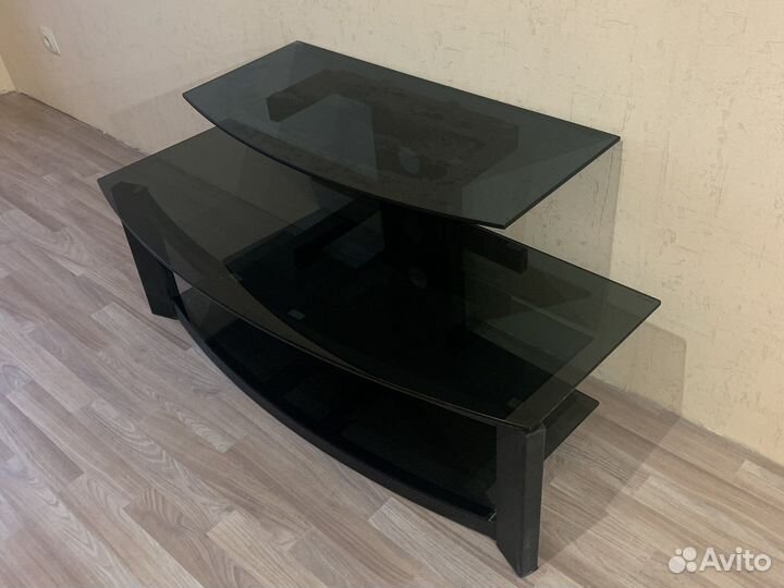 Стеклянная тумба под тв