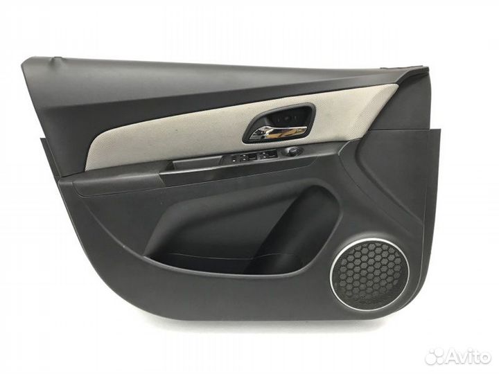 Обшивка двери передняя левая Chevrolet Cruze 1